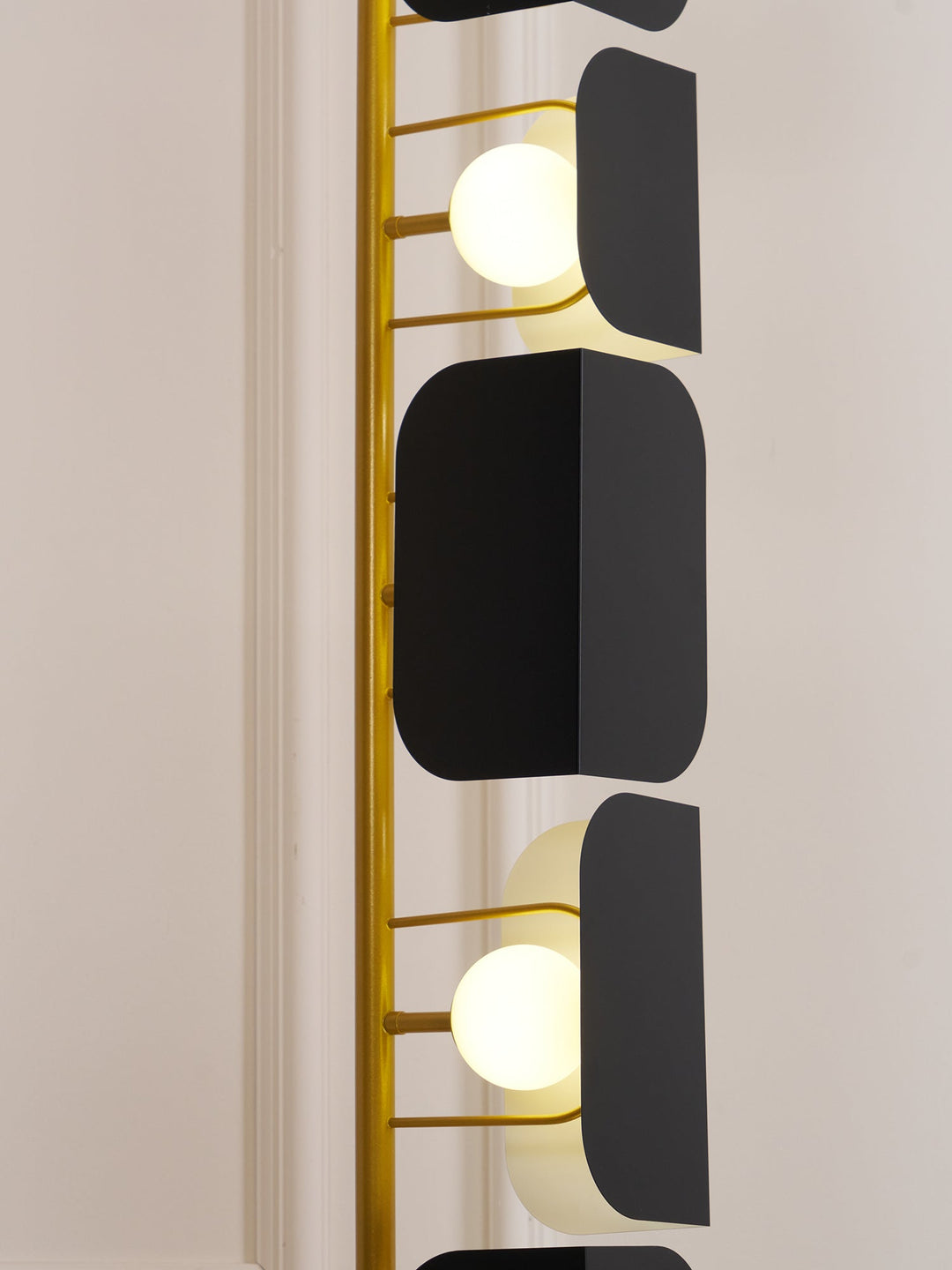 Lampa podłogowa Leagan