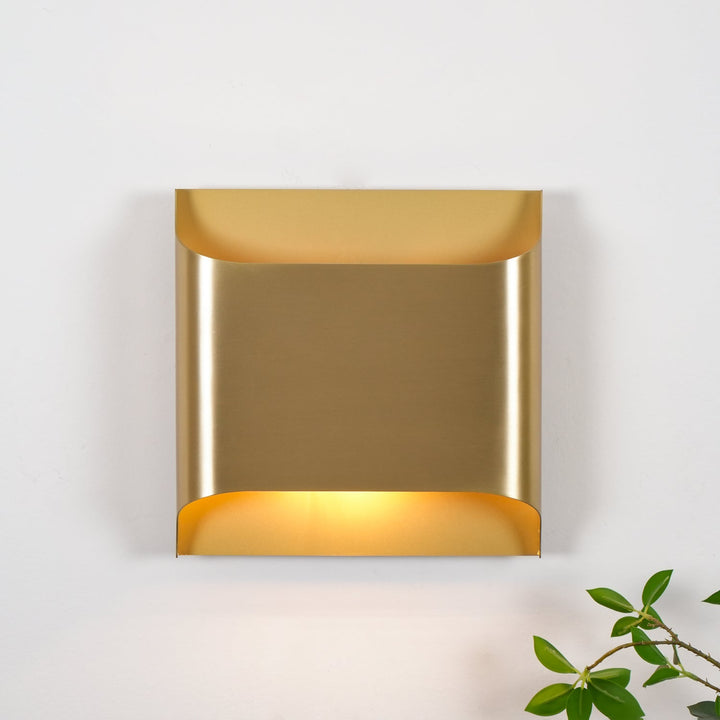 Lampa ścienna Leclerc z mosiądzu