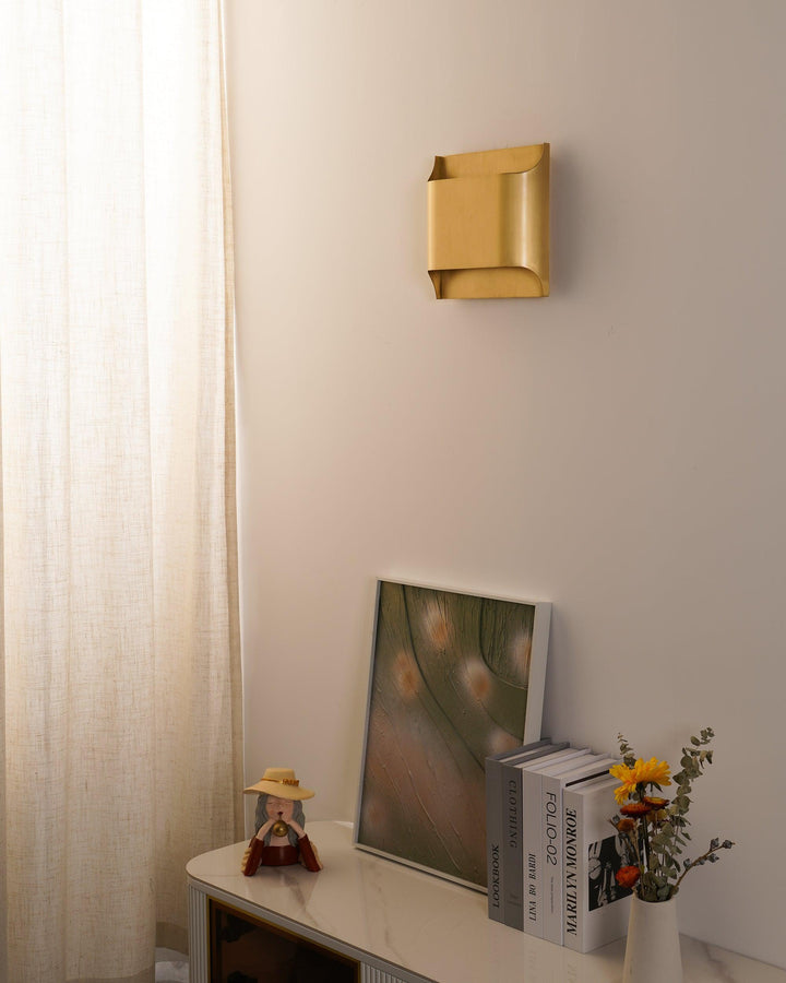 Lampa ścienna Leclerc z mosiądzu