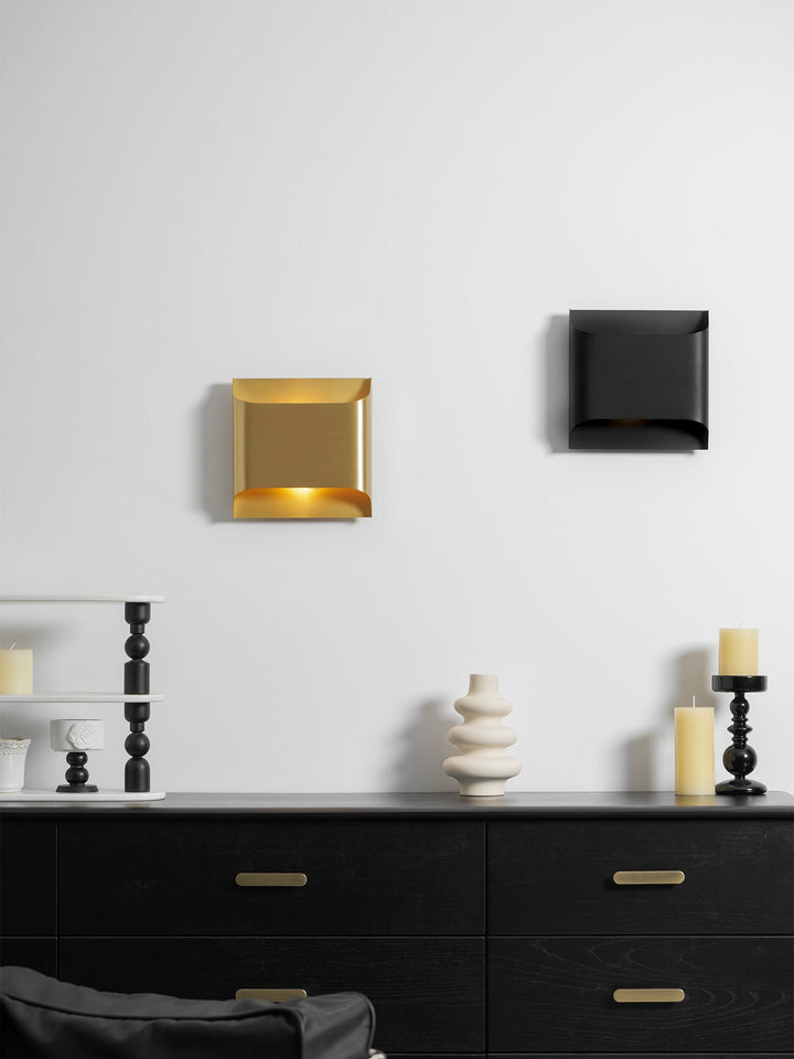 Lampa ścienna Leclerc z mosiądzu