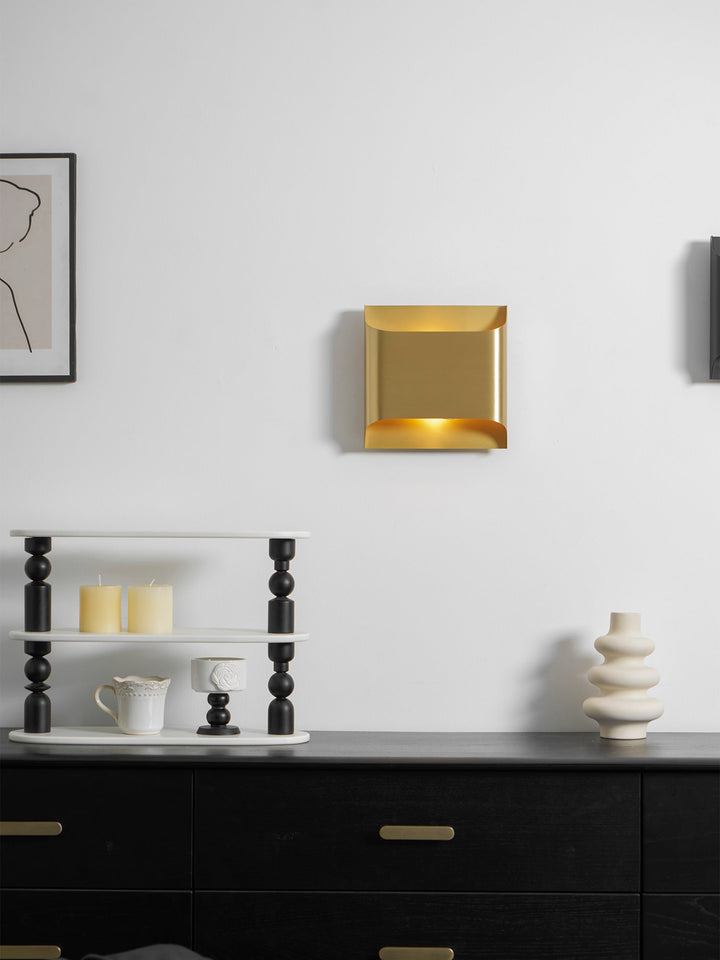 Lampa ścienna Leclerc z mosiądzu