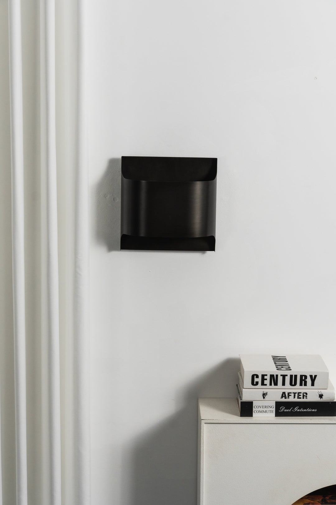 Lampa ścienna Leclerc z mosiądzu