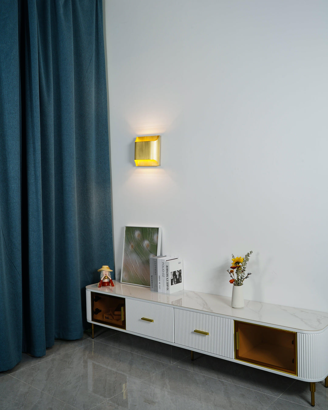Lampa ścienna Leclerc z mosiądzu