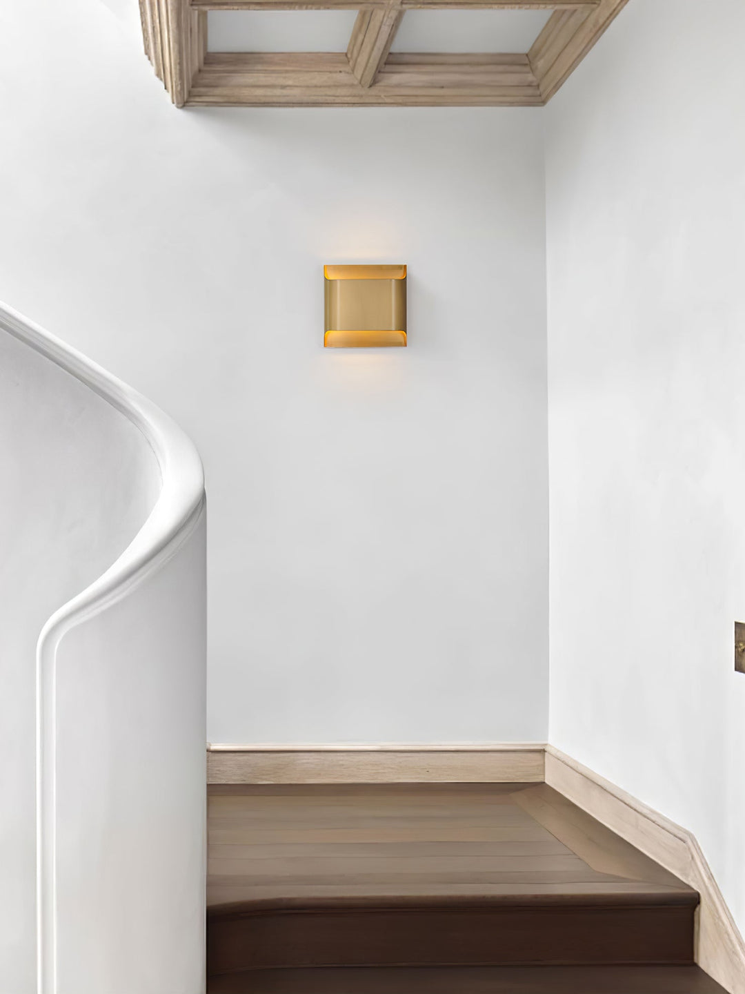 Lampa ścienna Leclerc z mosiądzu