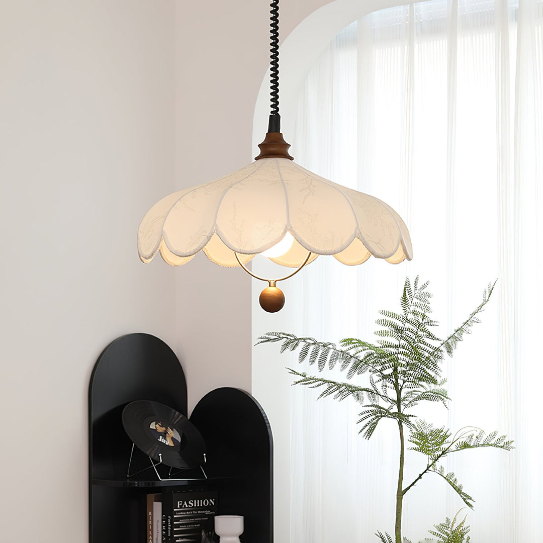 Lampa wisząca z tkaniny Lily