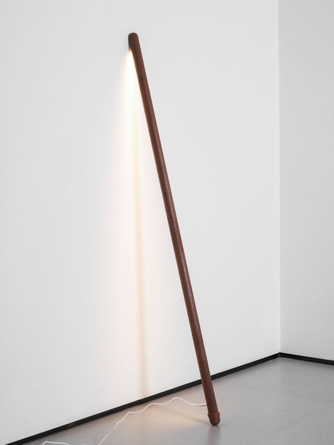 Lampa podłogowa Line Assist Ambience