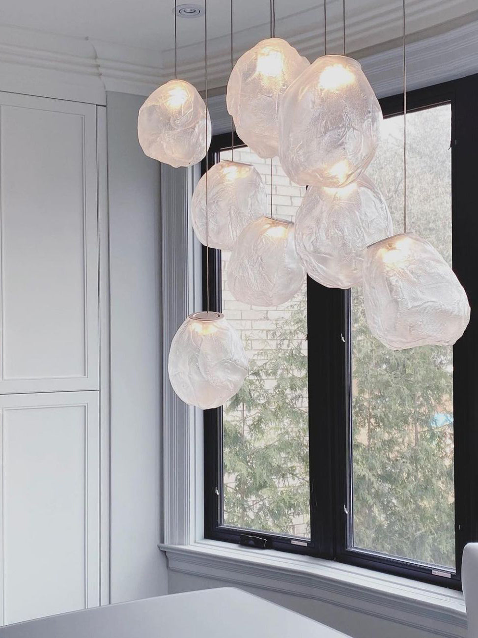 Lampa wisząca z płynnego szkła