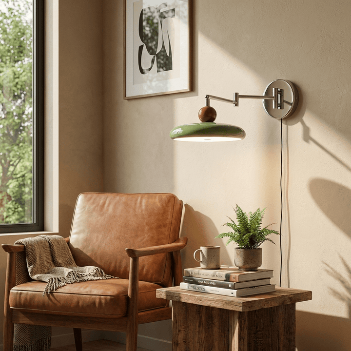 Lampa ścienna Lola z wtyczką