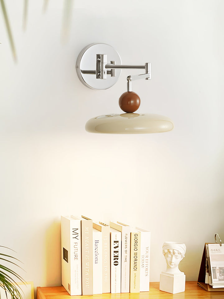 Lampa ścienna Lola z wtyczką
