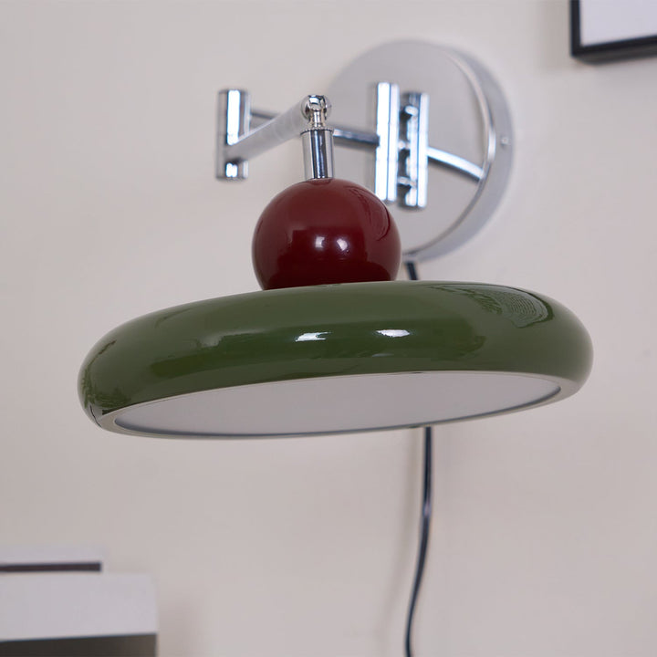Lampa ścienna Lola z wtyczką
