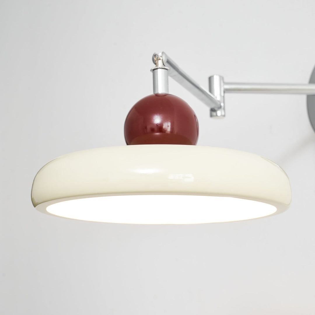 Lampa ścienna Lola z wtyczką