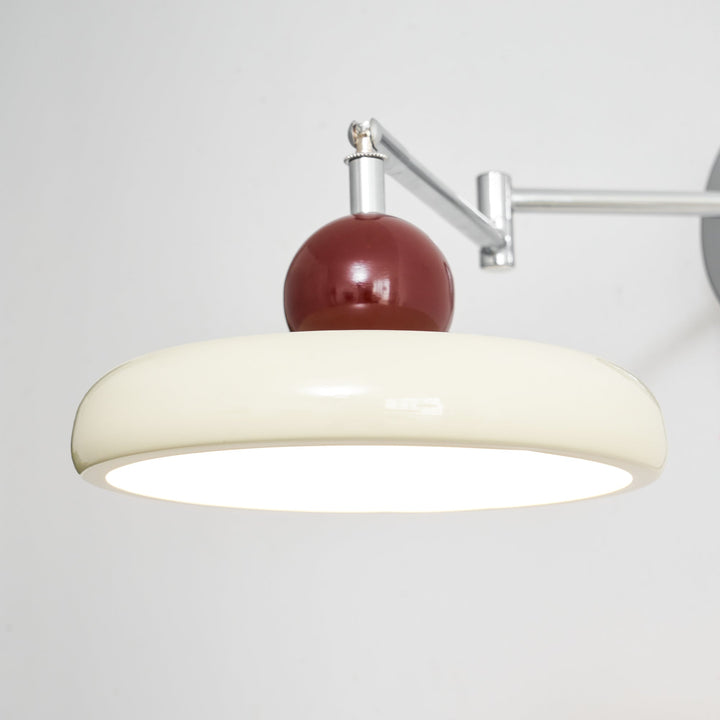 Lampa ścienna Lola z wtyczką