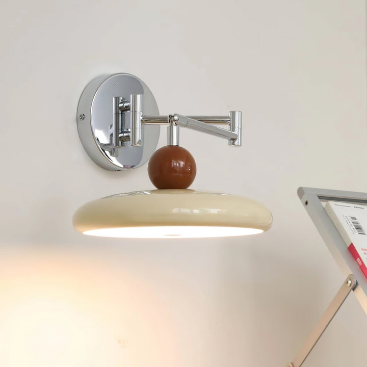 Lampa ścienna z ruchomym ramieniem Lola