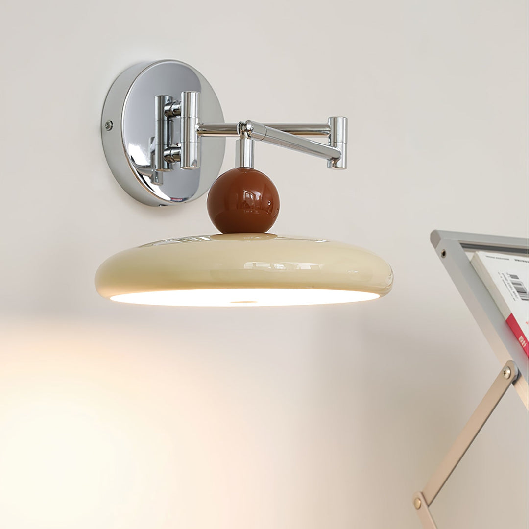 Lampa ścienna z ruchomym ramieniem Lola