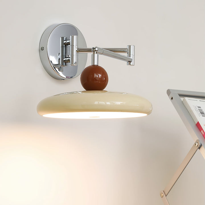 Lampa ścienna z ruchomym ramieniem Lola
