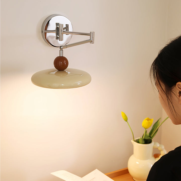 Lampa ścienna z ruchomym ramieniem Lola