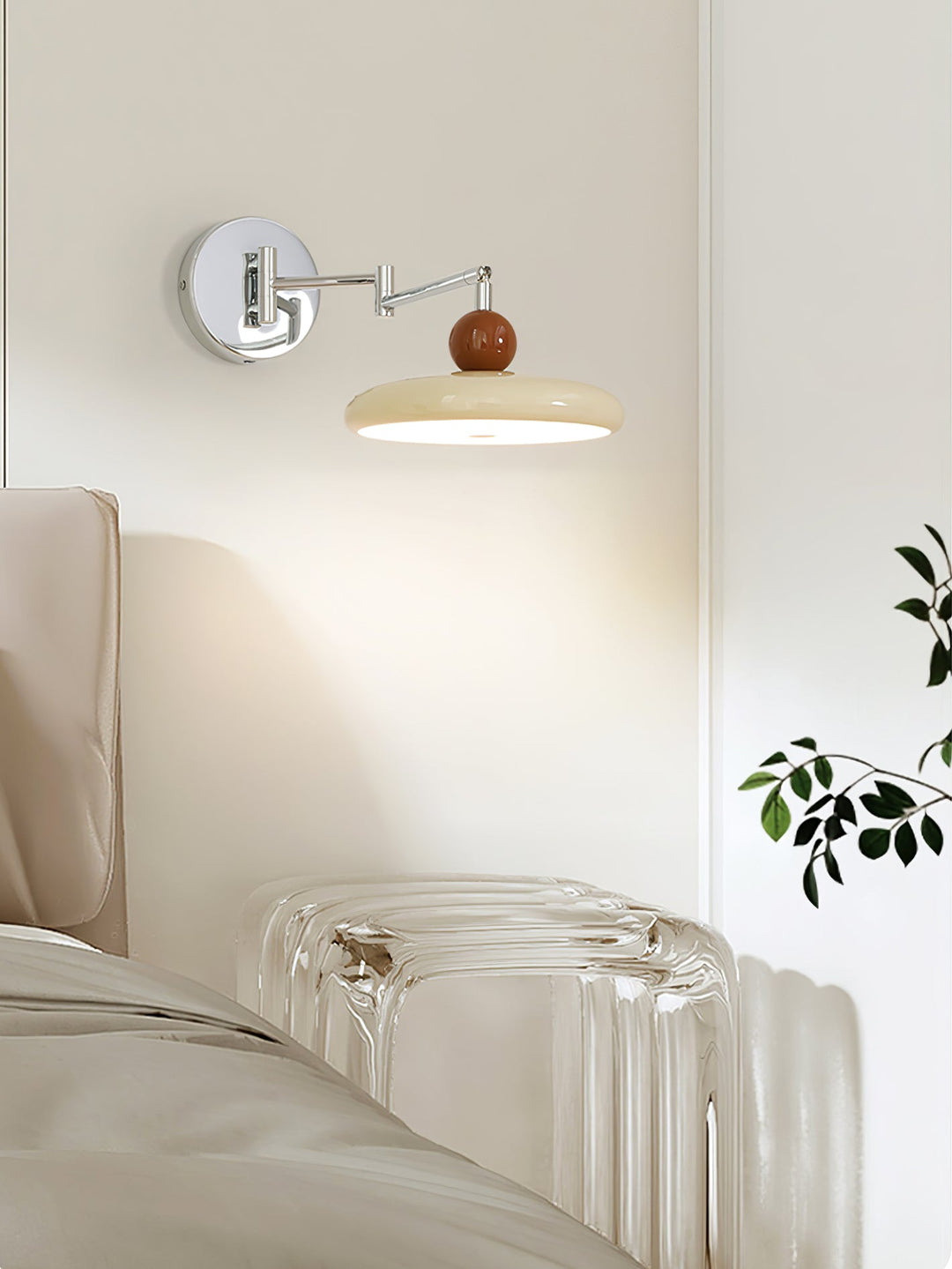 Lampa ścienna z ruchomym ramieniem Lola