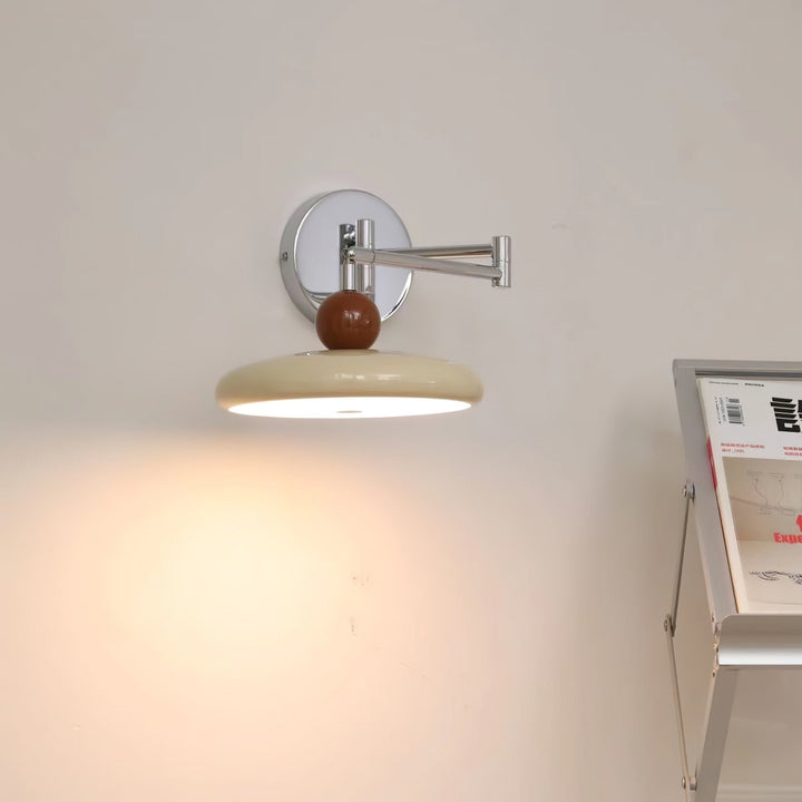 Lampa ścienna z ruchomym ramieniem Lola