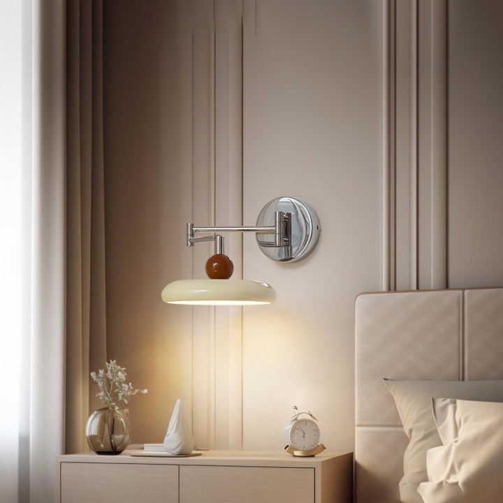Lampa ścienna z ruchomym ramieniem Lola