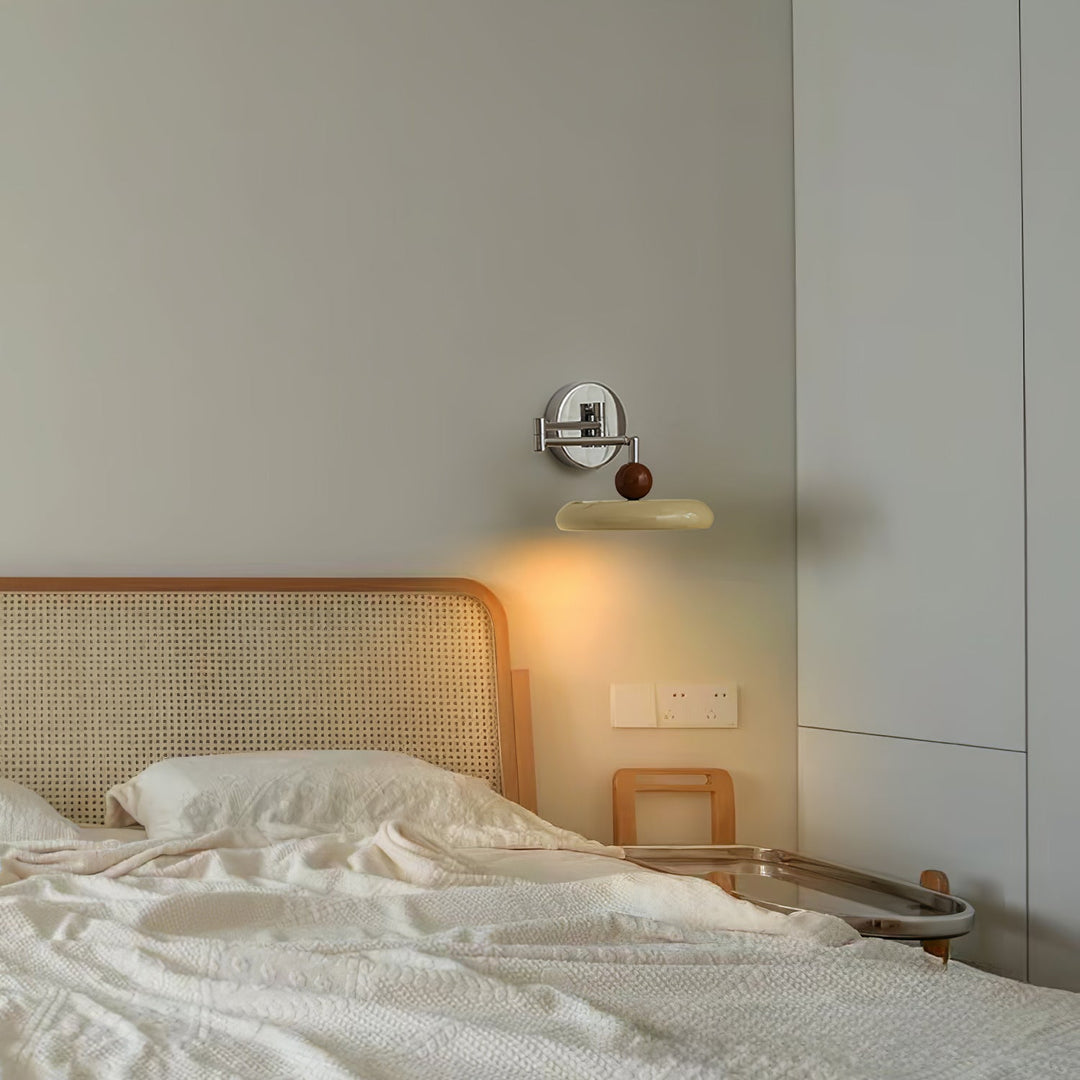 Lampa ścienna z ruchomym ramieniem Lola