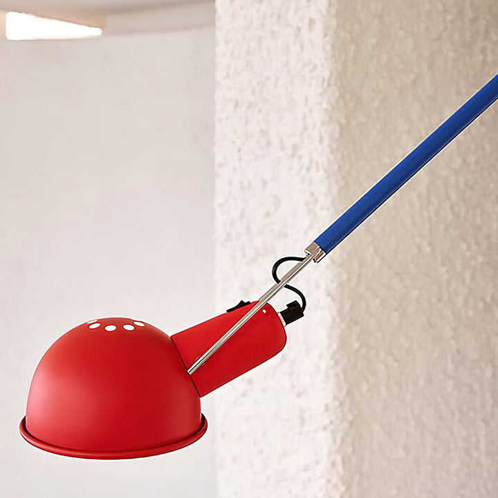 Lampa ścienna z długim ramieniem