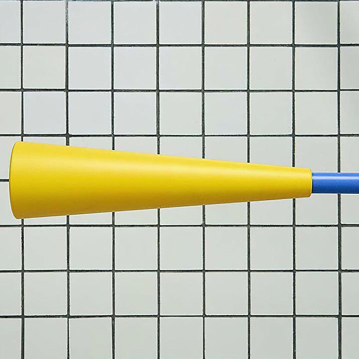 Lampa ścienna z długim ramieniem