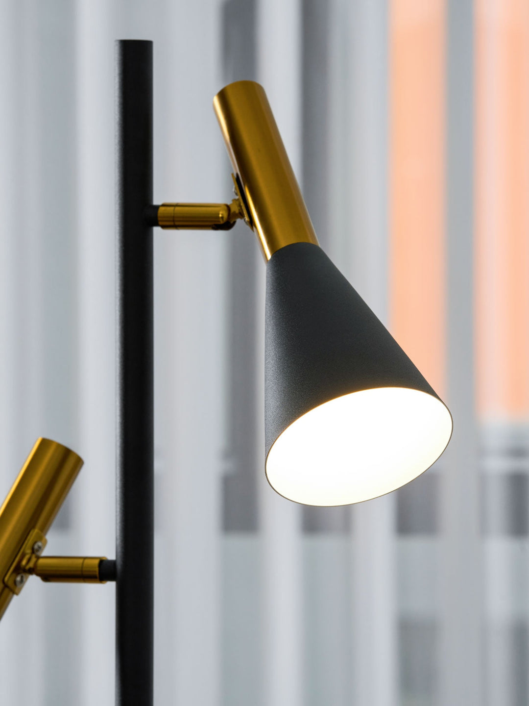 Lampa podłogowa Lron Mouth