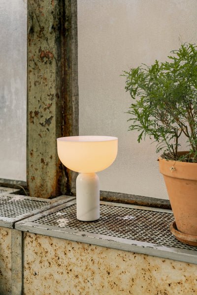 Lampa stołowa Lunara z marmuru