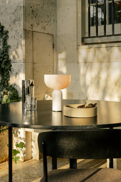 Lampa stołowa Lunara z marmuru