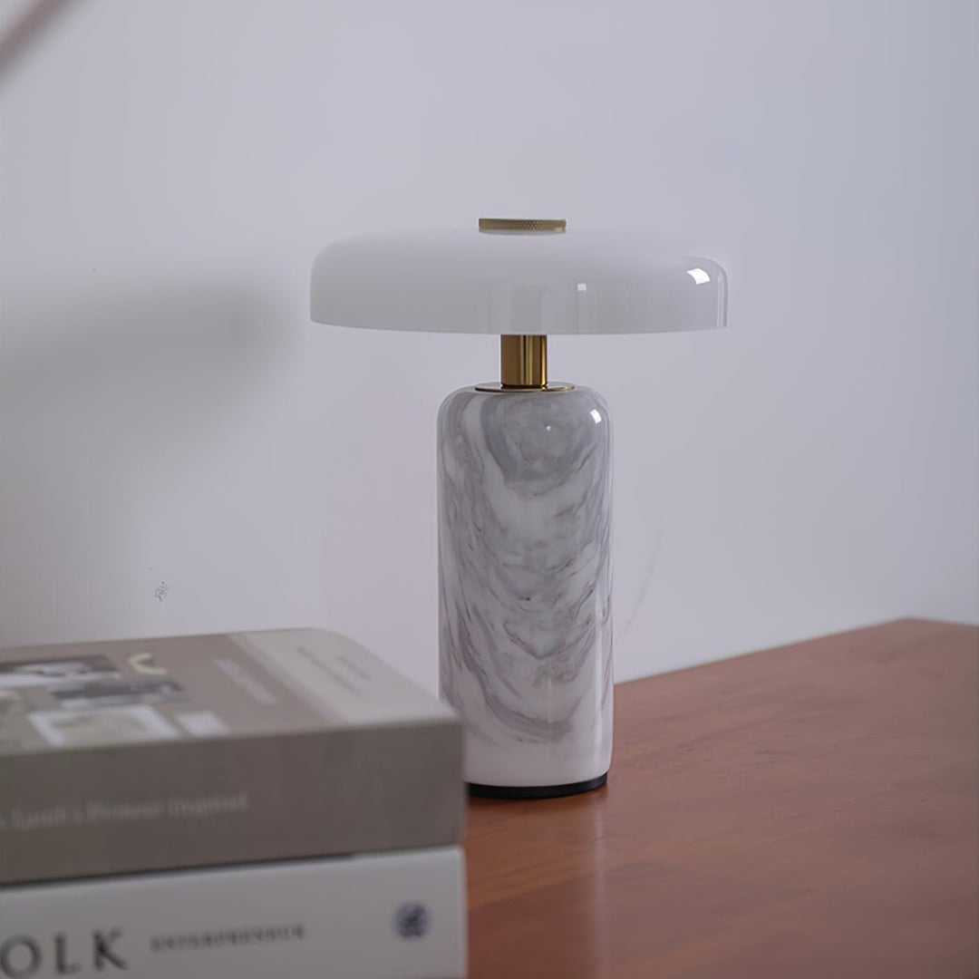 Lampa stołowa Lunara z marmuru