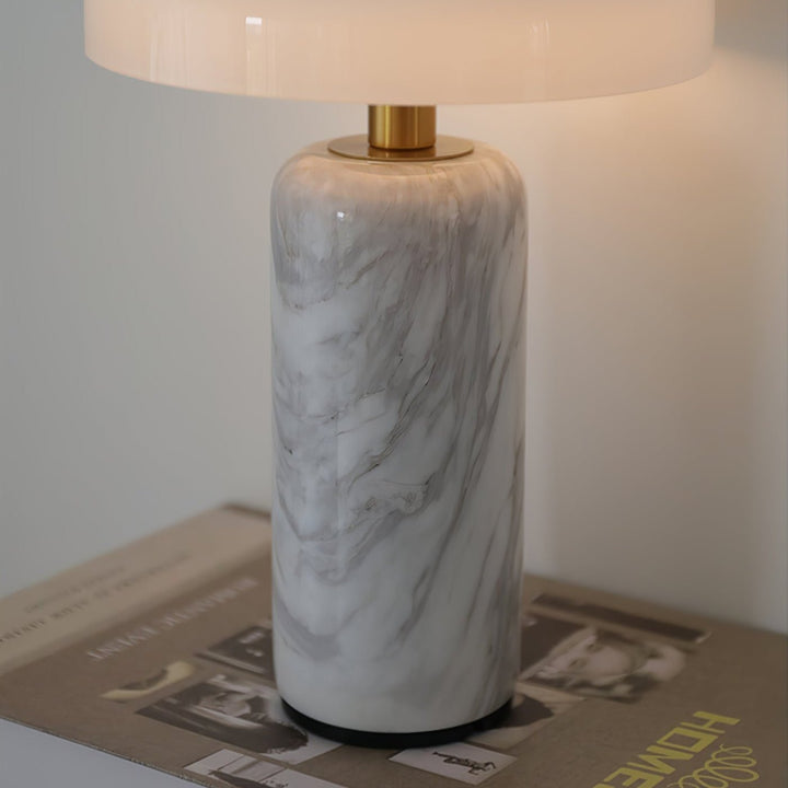 Lampa stołowa Lunara z marmuru