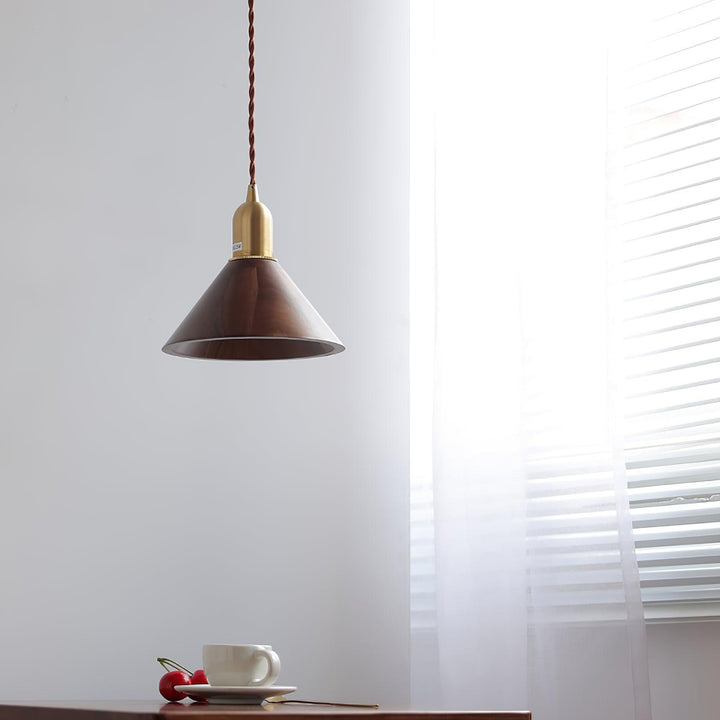 Lampa wisząca Lyfa z orzecha