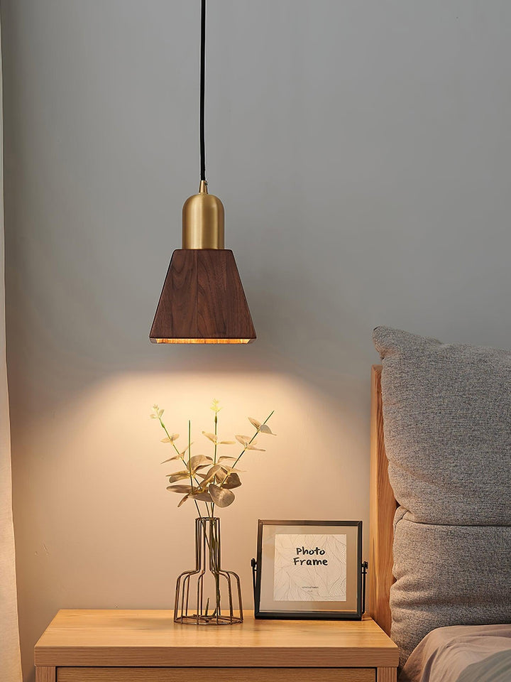 Lampa wisząca Lyfa z orzecha