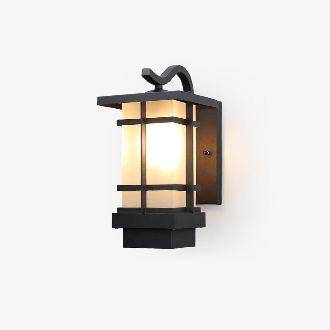 Lampa ścienna Madison Lantern na zewnątrz