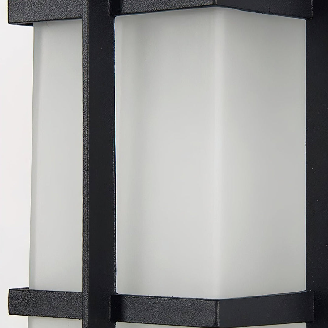 Lampa ścienna Madison Lantern na zewnątrz