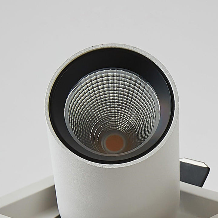Regulowana wpuszczana lampa LED