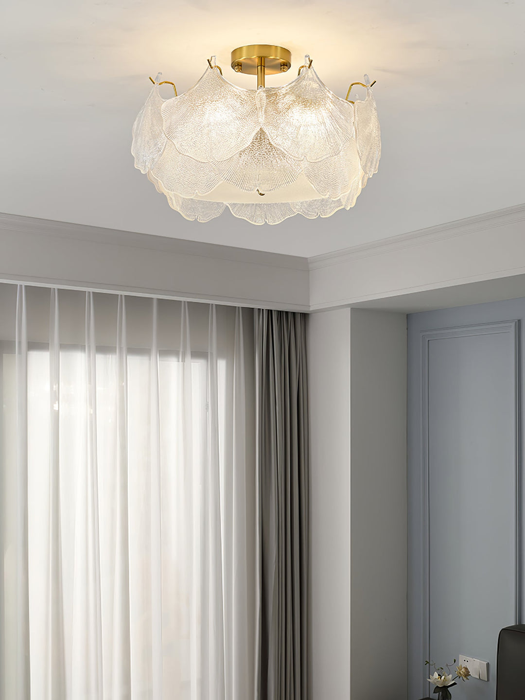 Lampa sufitowa w kształcie klastru liści klonowych