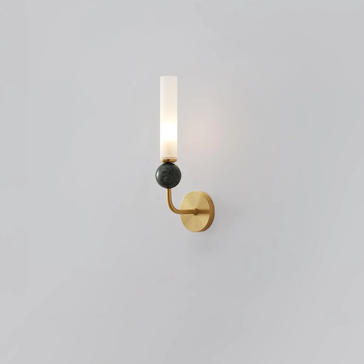 Lampa ścienna w pionie z marmuru
