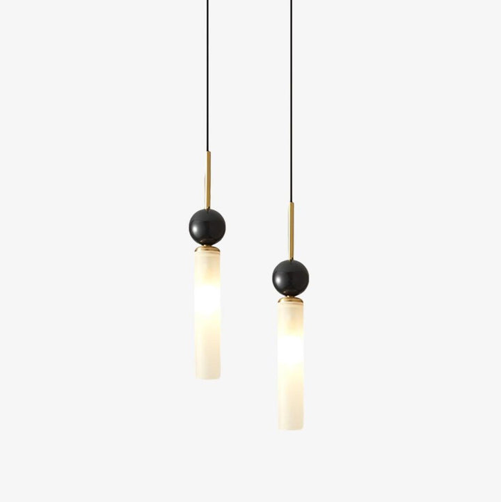 Lampa wisząca z marmuru w pionie