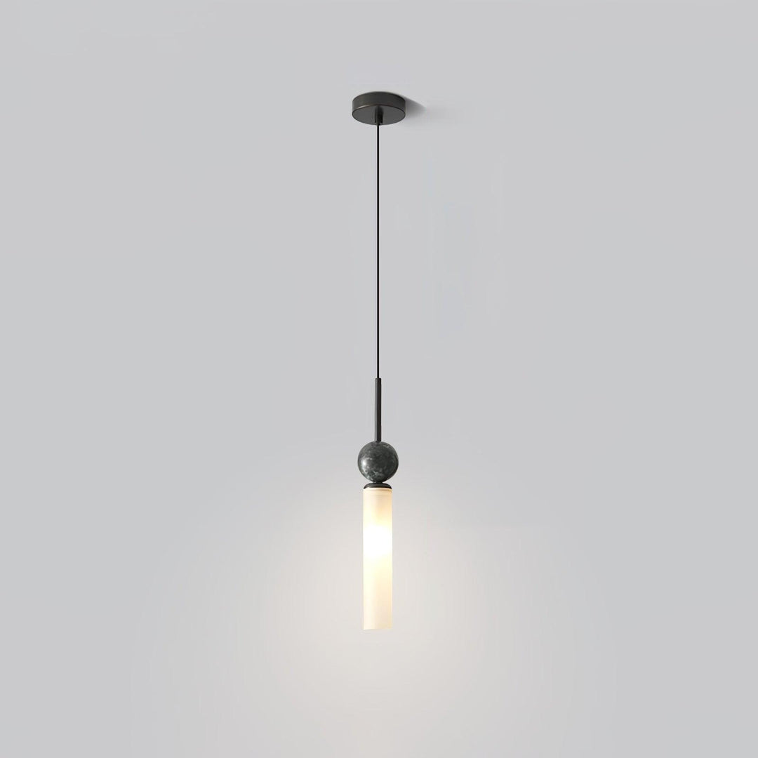 Lampa wisząca z marmuru w pionie
