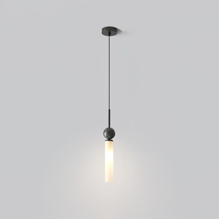 Lampa wisząca z marmuru w pionie