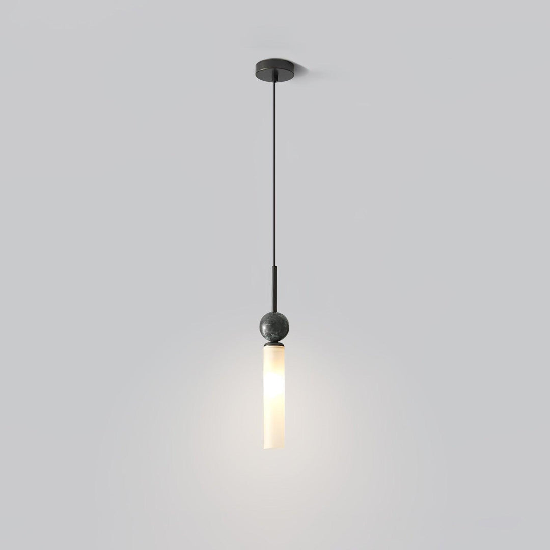 Lampa wisząca z marmuru w pionie