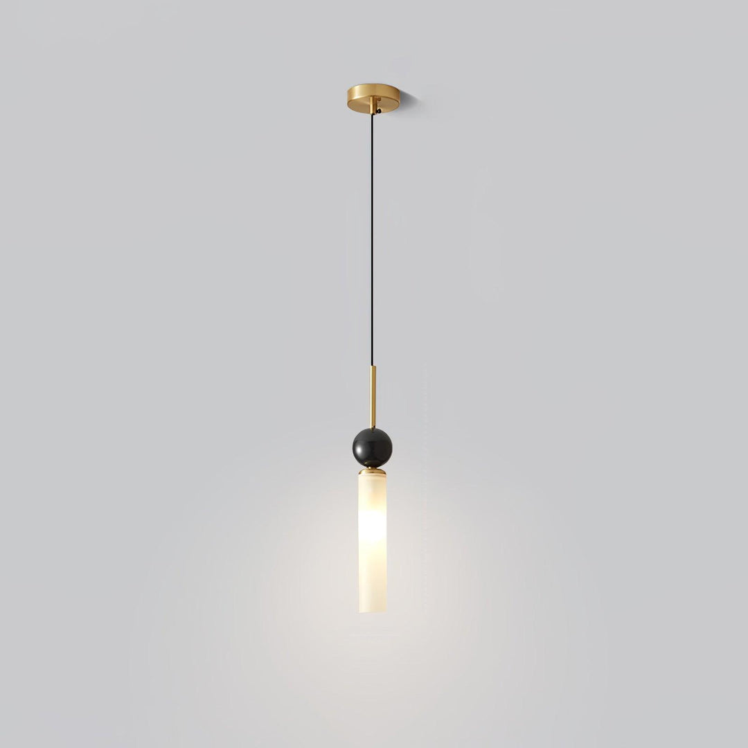 Lampa wisząca z marmuru w pionie
