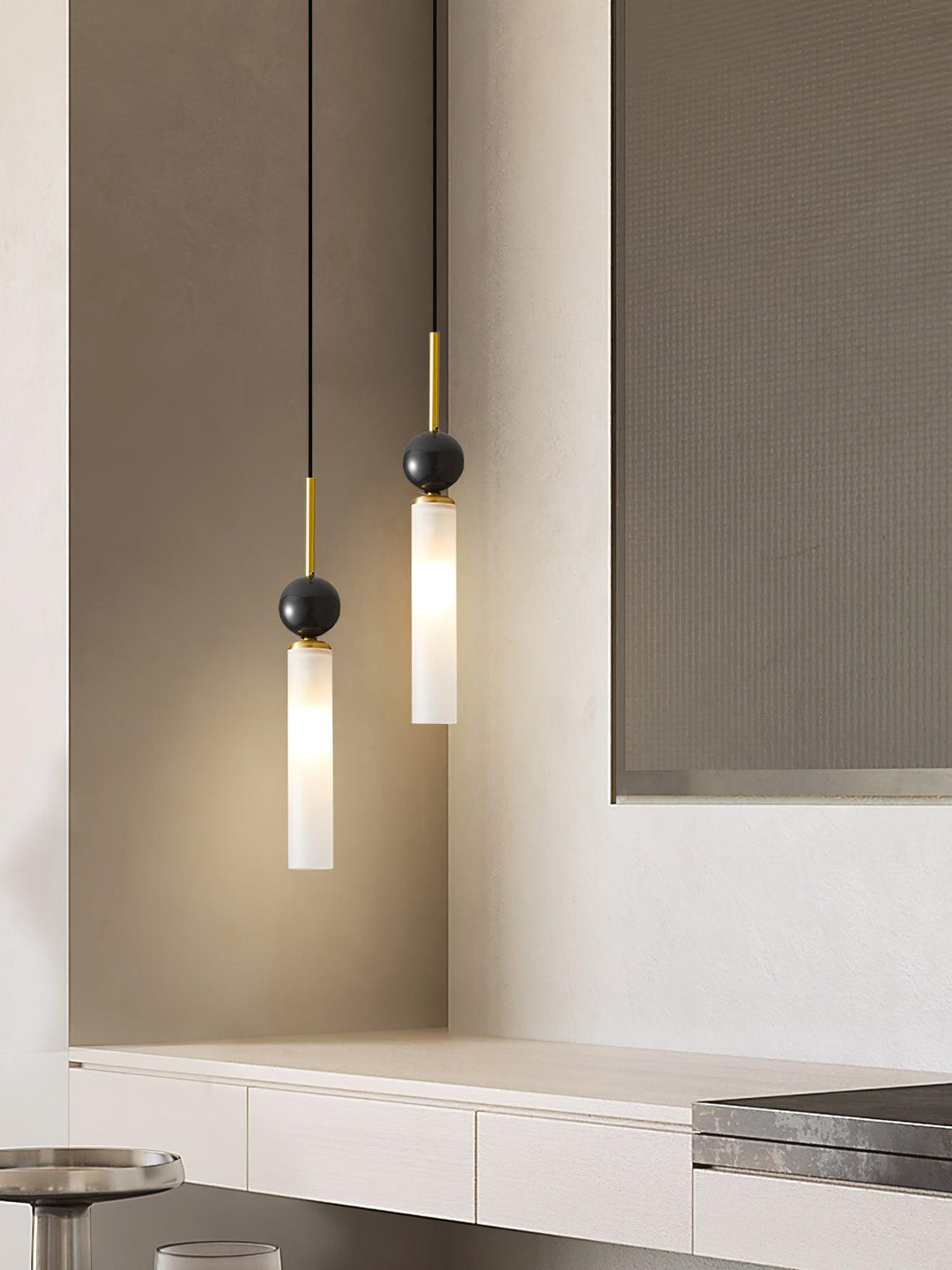 Lampa wisząca z marmuru w pionie