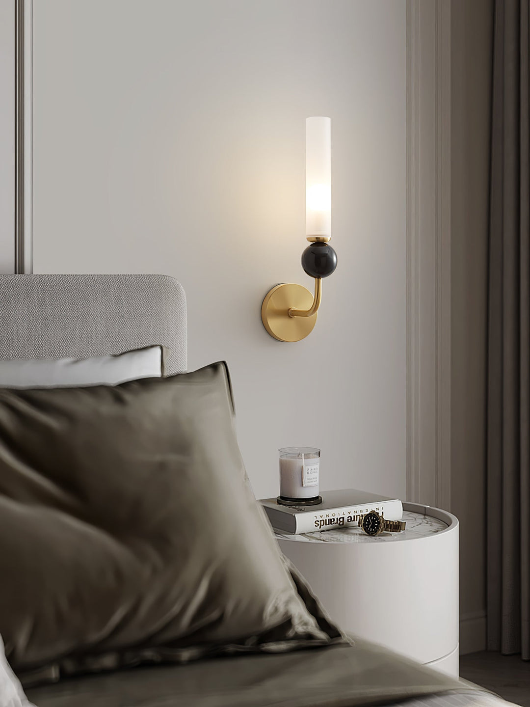 Lampa ścienna w pionie z marmuru
