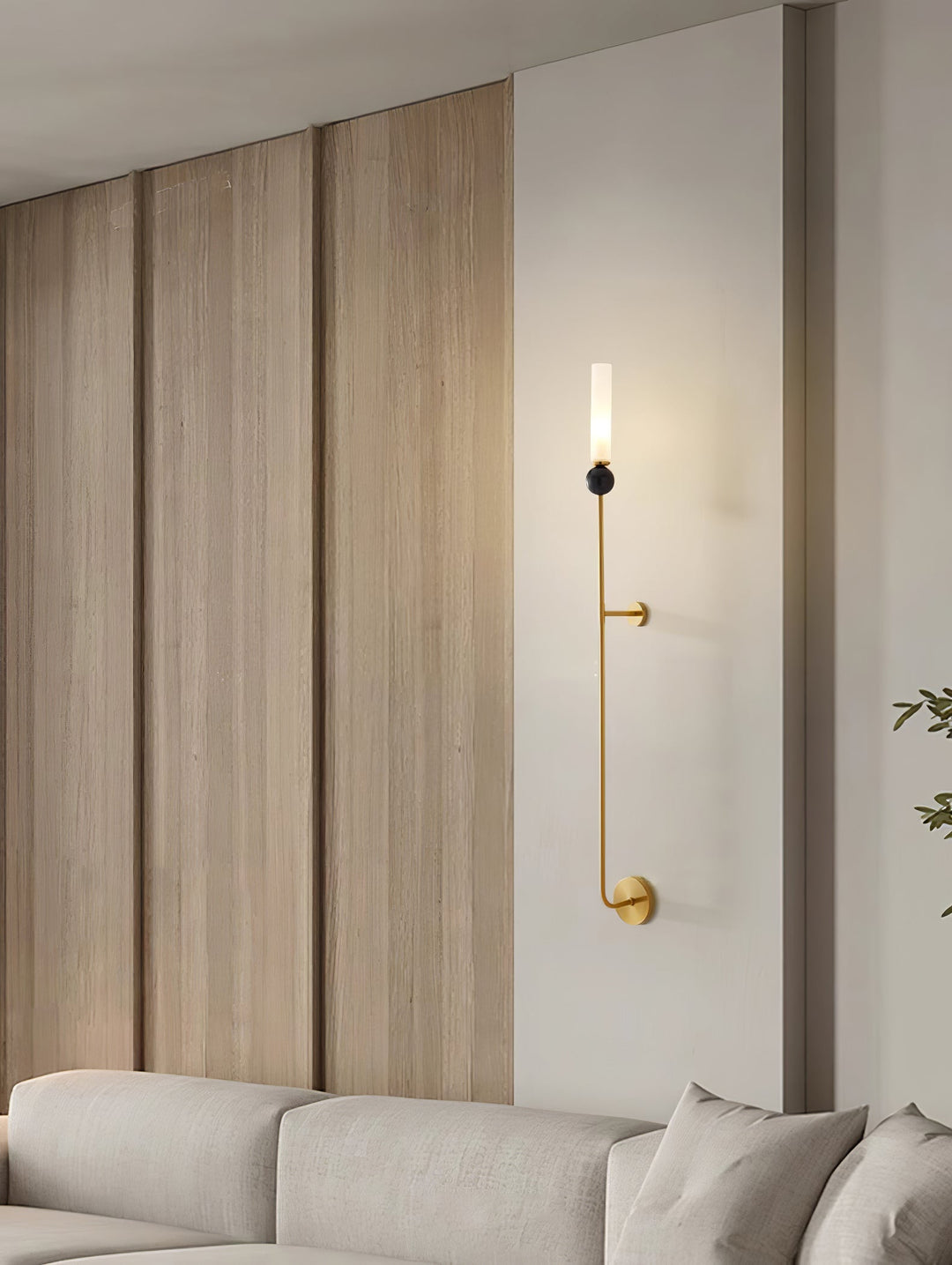 Lampa ścienna w pionie z marmuru