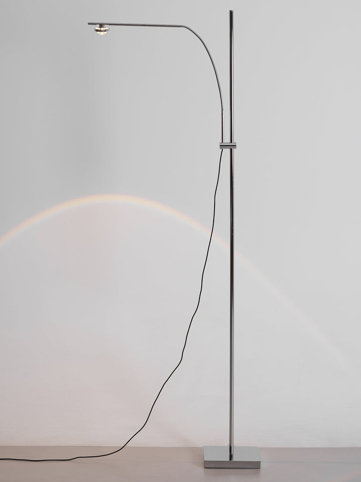 Lampa Podłogowa z Metalowym Korpusem