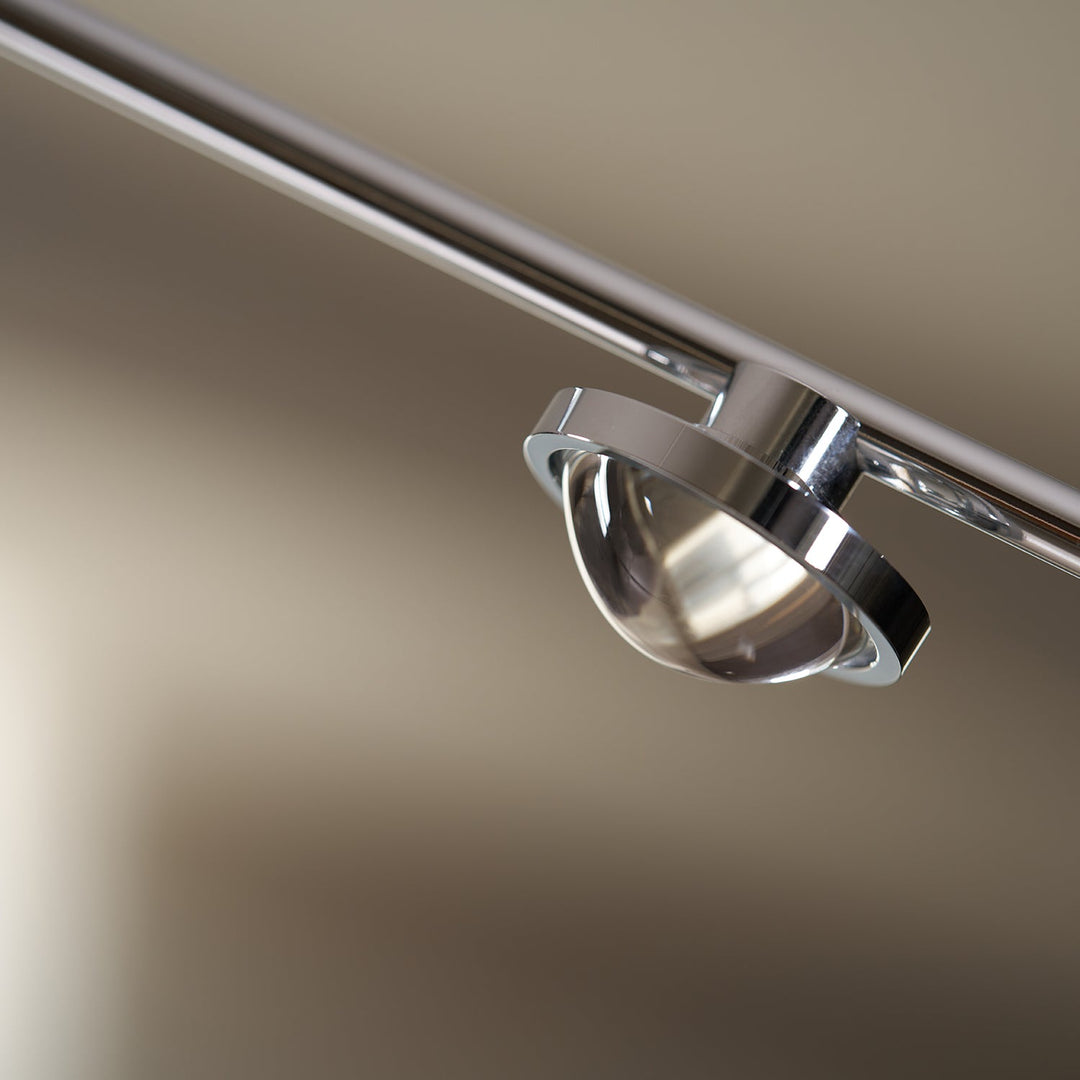 Lampa Podłogowa z Metalowym Korpusem