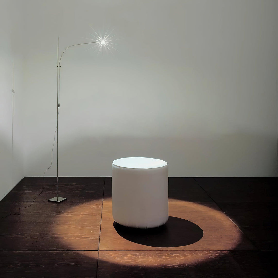 Lampa Podłogowa z Metalowym Korpusem