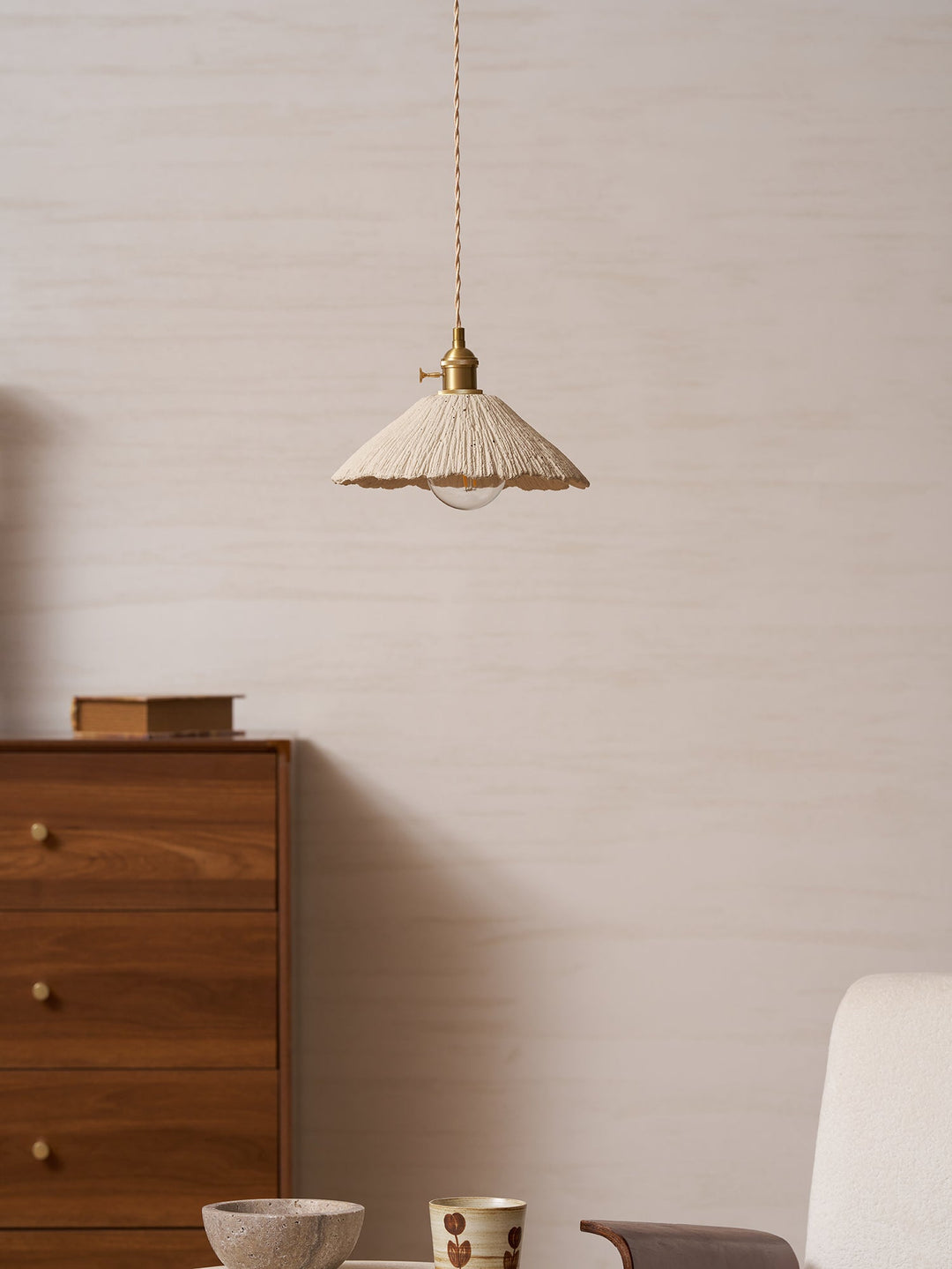 Lampa wisząca z mikrocementu